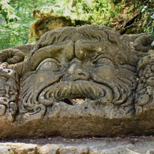 Mascherone nel parco di Bomarzo