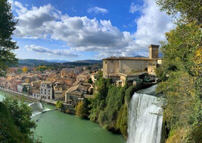 Il castello e la cascata di Isola del Liri